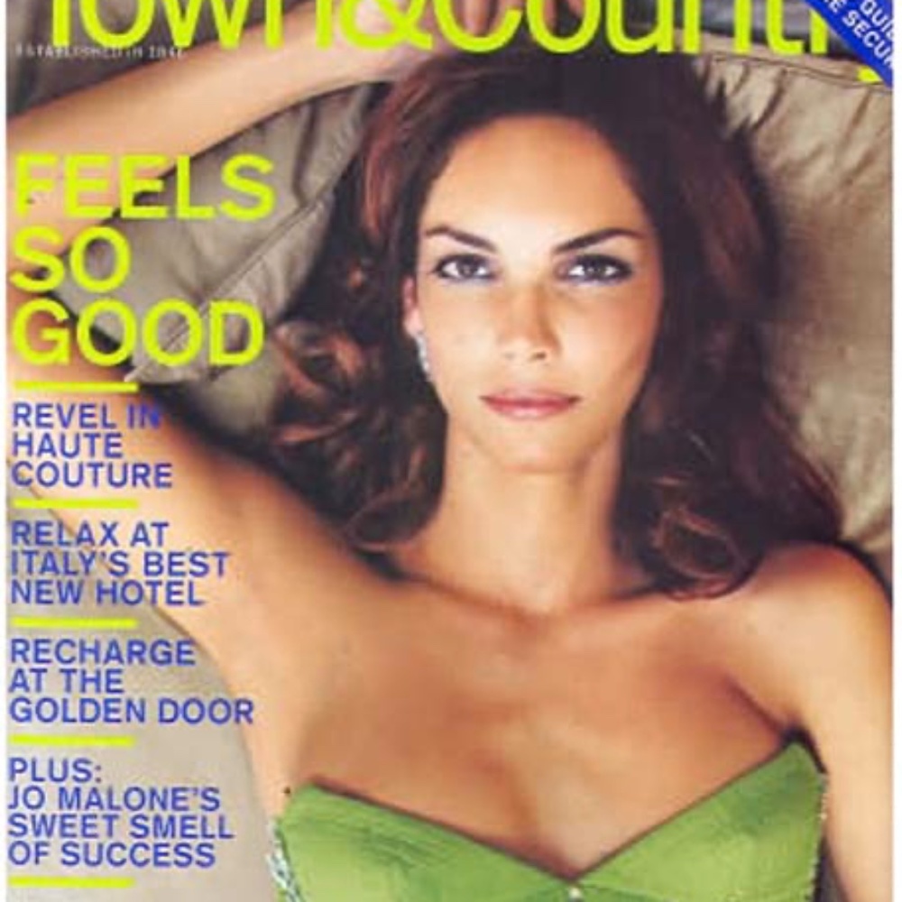 TOWN AND COUNTRY MAGAZINE, APRIL 2002, EXCELLENT CONDITION, ORIGINAL OWNER, SING